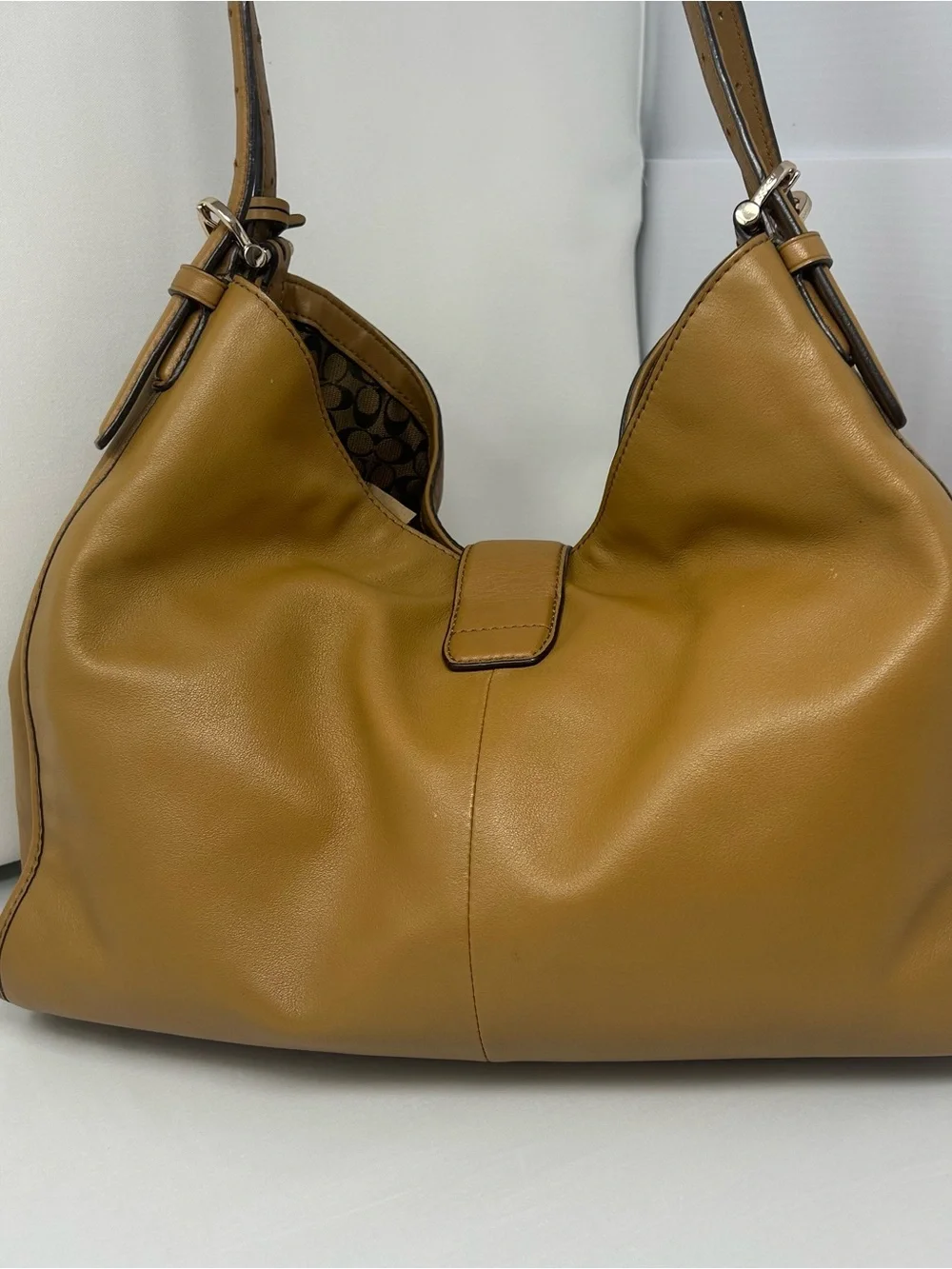 Coach Madison Carlyle leather Shoulder Bag Tan hobo slouchy